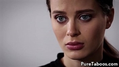 Падчерица сосет и трахает член отчима